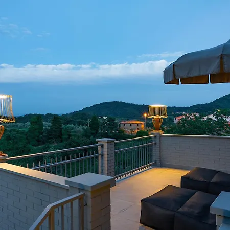 Sassolini Country Boutique 蒙特瓦尔基